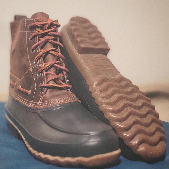 Men's Decoy Duck Boot in Dark Tan and Navy by Sperry - Picture 4 of 12